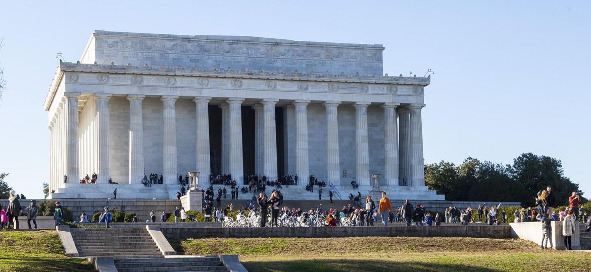 LincolnMemorialGrounds_hero_Barrett Doherty_2015